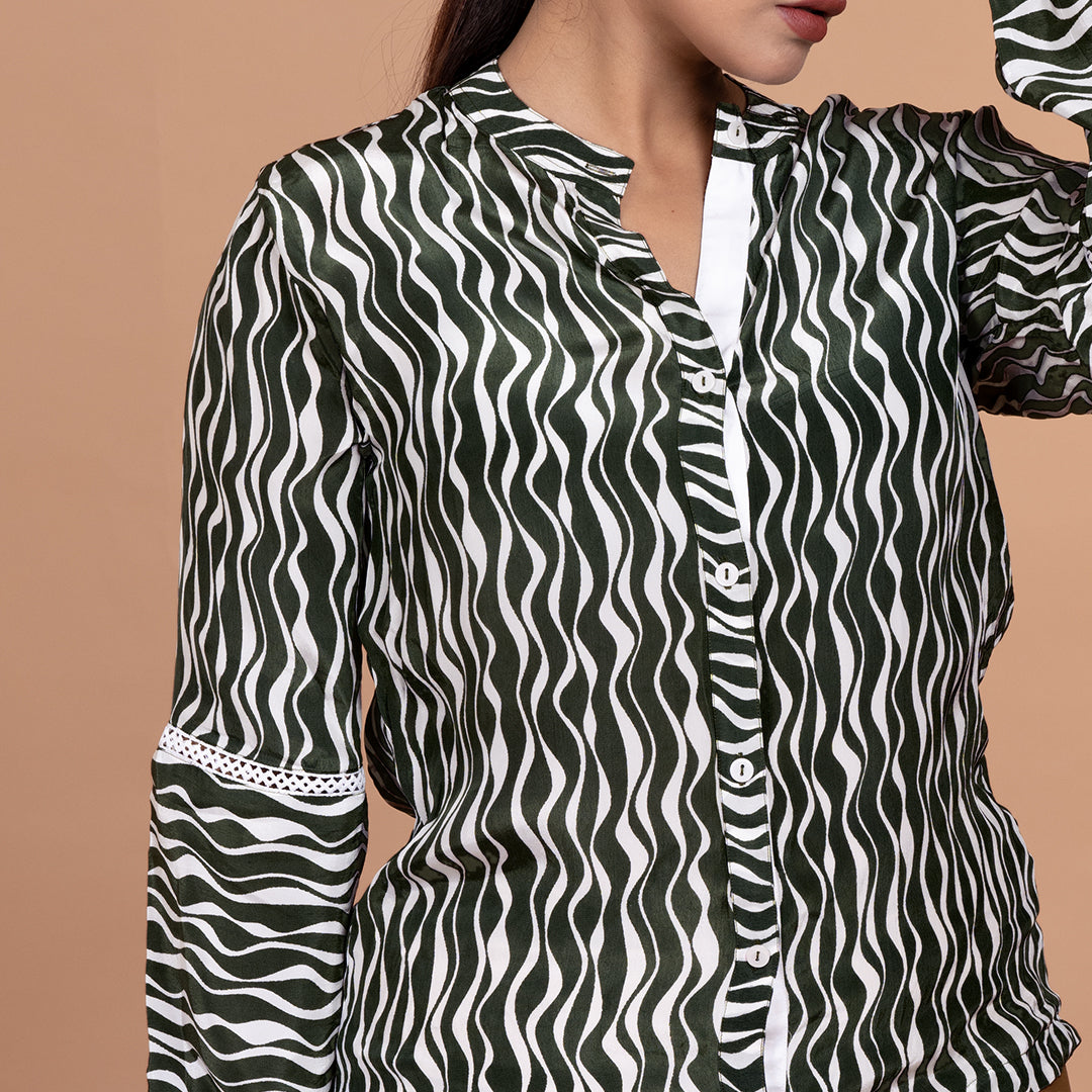 STYLOOO Green & White Wavy Print Drawstring Top - Women's Long Sleeve Mandarin Collar Top