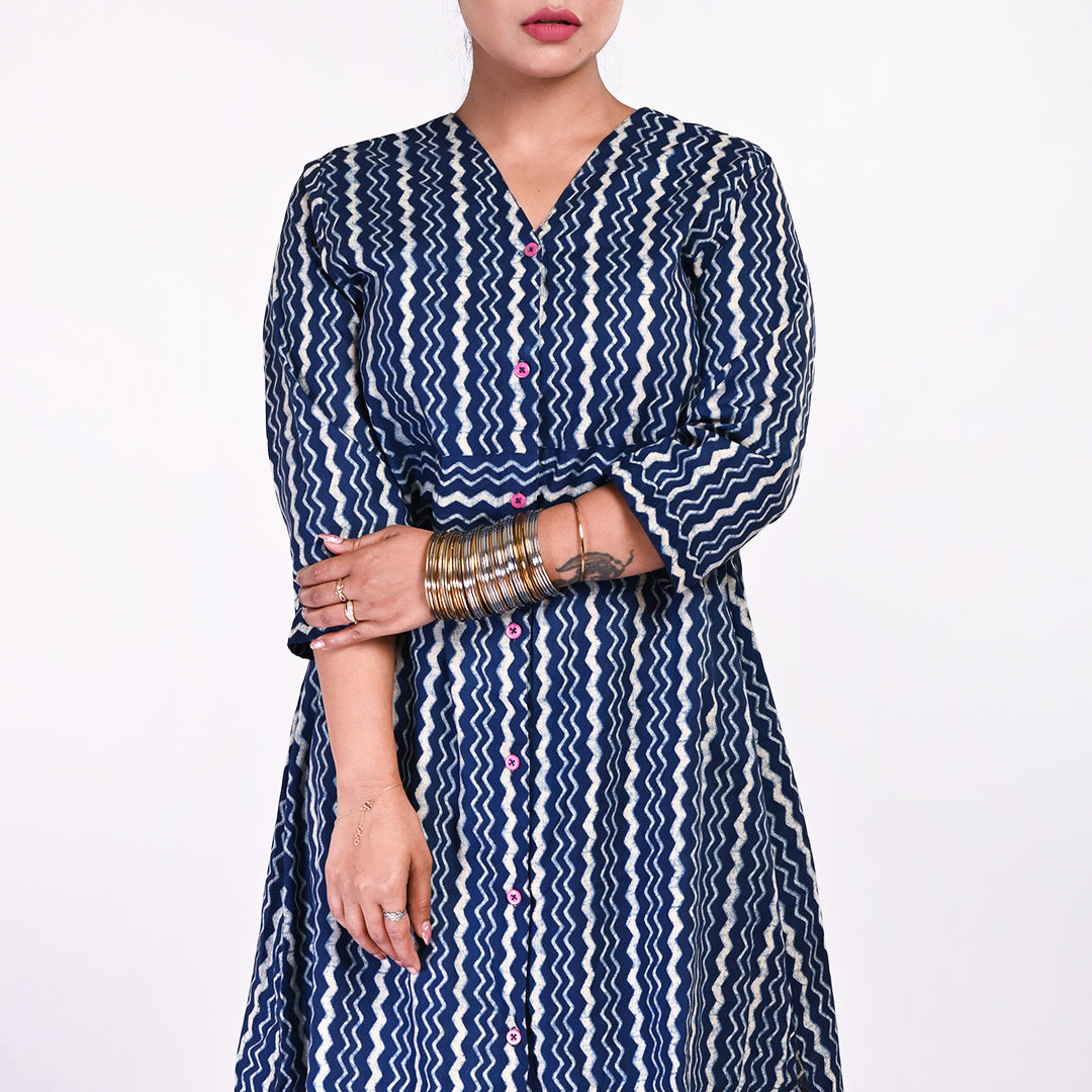 STYLOOO Ikat Inspired Blue Wave Print Dress - Contemporary Indian Pattern Midi