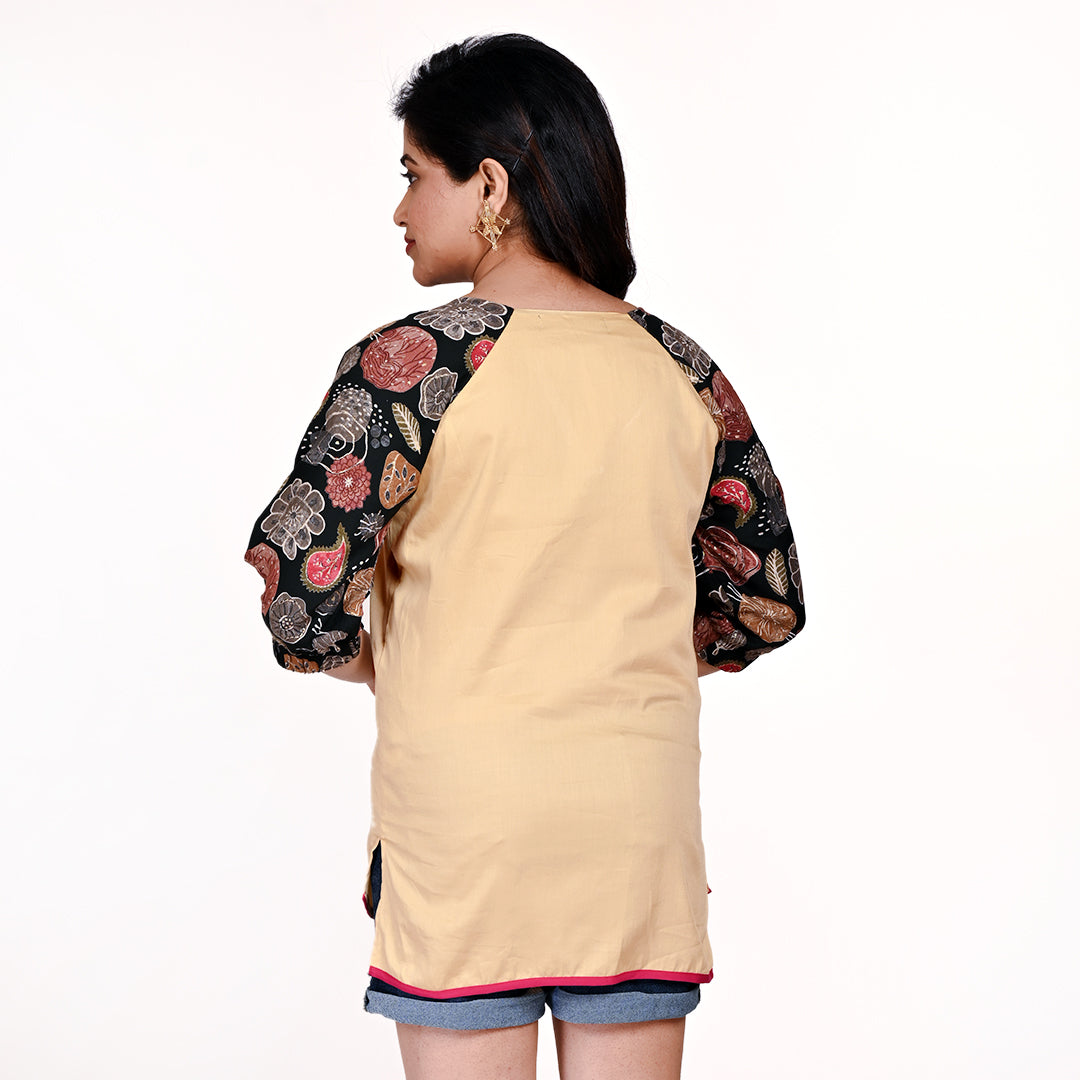 STYLOOO Women's Beige Printed Sleeve Top - V-Neck 3/4 Sleeve Casual Tunic