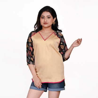 STYLOOO Women's Beige Printed Sleeve Top - V-Neck 3/4 Sleeve Casual Tunic